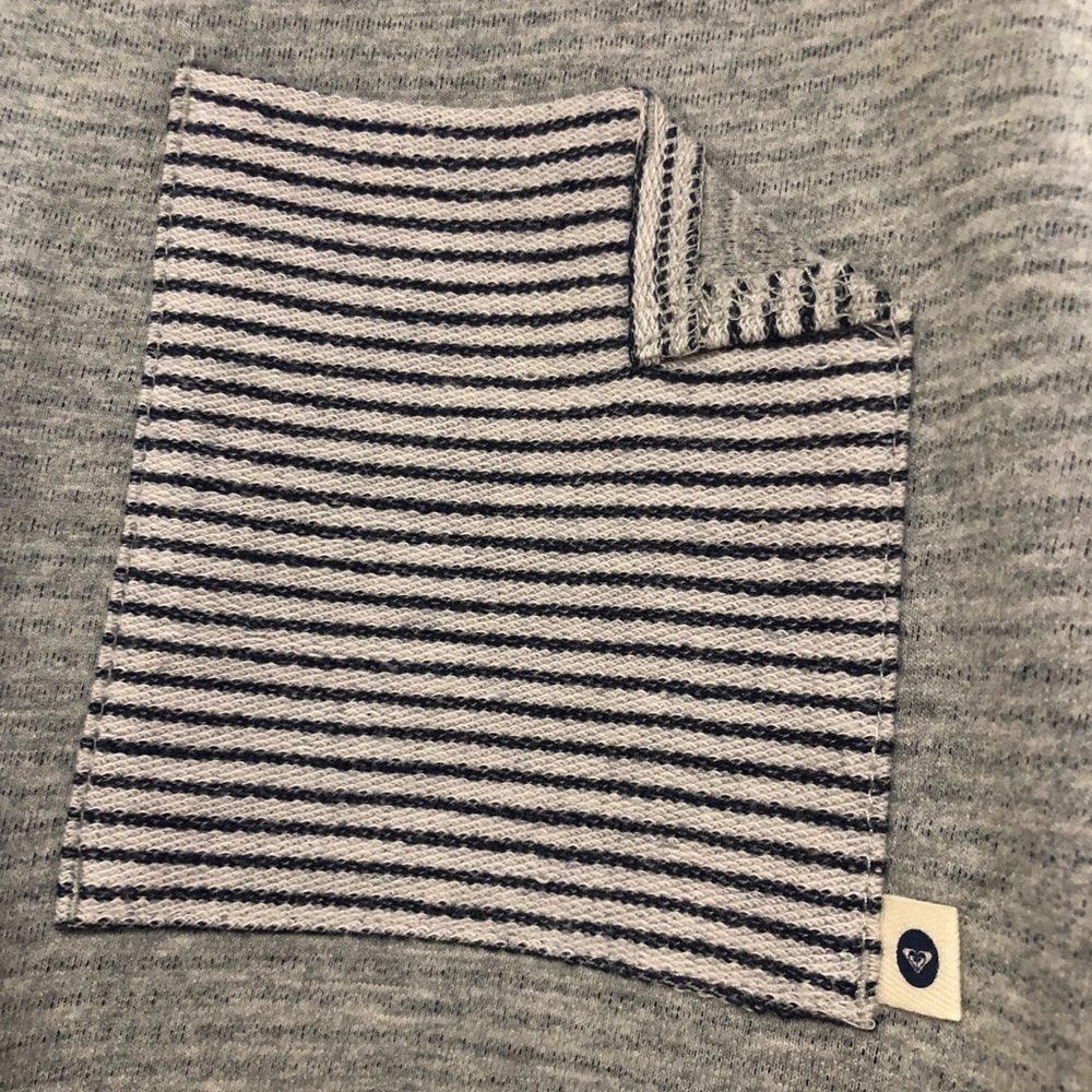 NWOT! Roxy Crop Sweatshirt - Picture 2 of 5